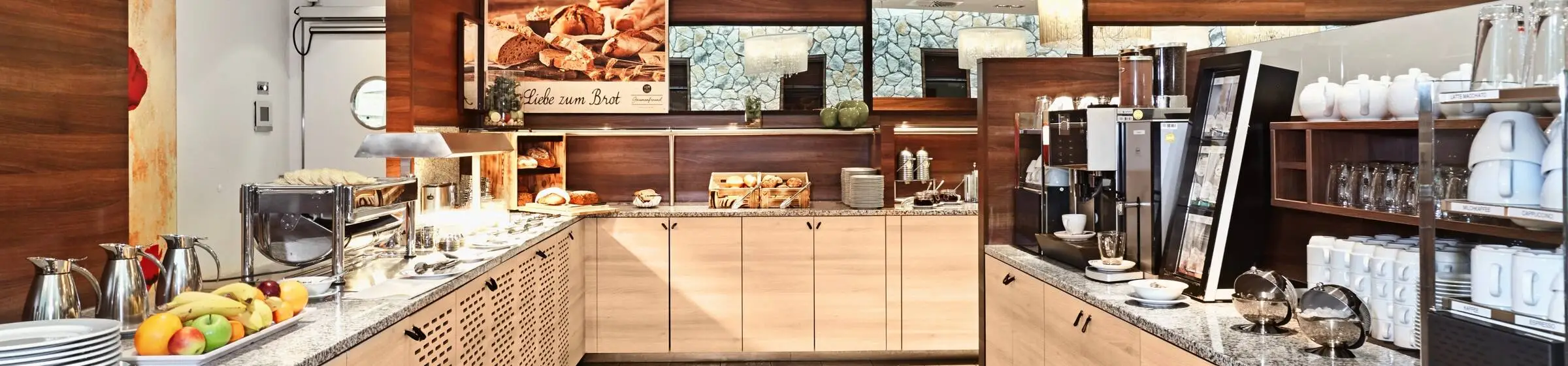 Frühstücksevent in Münster - Ladies' Business Club Frühstücksbuffet mit Obst und Brötchen vom H4 Hotel Münster.